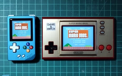 Anbernic RG Nano und Nintendo Game & Watch: Super Mario Bros.