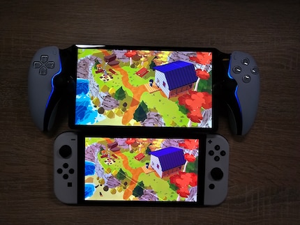 Die Nintendo Switch liefert insgesamt ein knalligeres und kontrastreicheres Bild. Die Playstation Portal schlägt sich aber ganz gut. Hier im Vergleich: das bunte Indie-Game «A Short Hike».