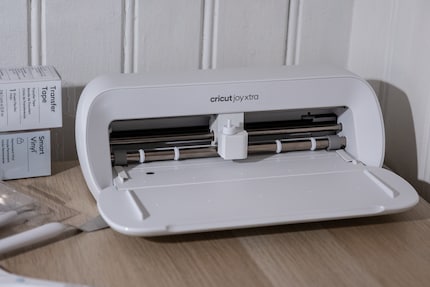 La Cricut Joy Xtra sta bene in un angolo.