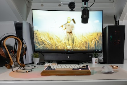 My home-built mini-ITX PC belongs on the desk.