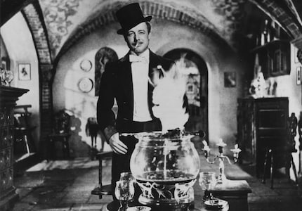 Heinz Rühmann is the star of the film.
