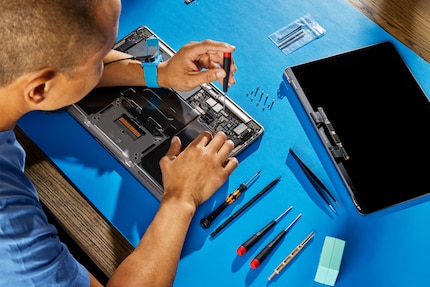 You can also carry out certain repairs yourself on MacBooks with M2 chips.