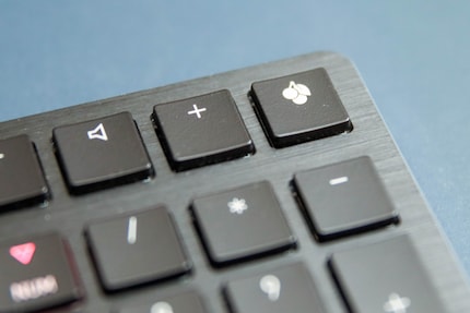 Die Cherry-Taste sperrt die zwei Windows-Tasten.