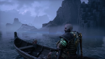 Kratos macht sich in seinem Boot auf den Weg in Richtung Valhalla.