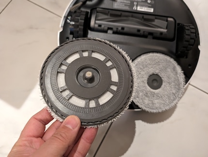 The Dreame can park its mops in its docking station – and add them back too.