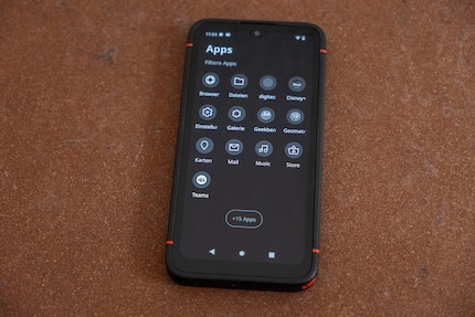 Le icone delle app monocromatiche sono disposte in modo chiaro.