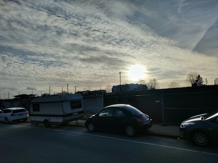 Directement face au soleil est aussi très difficile.