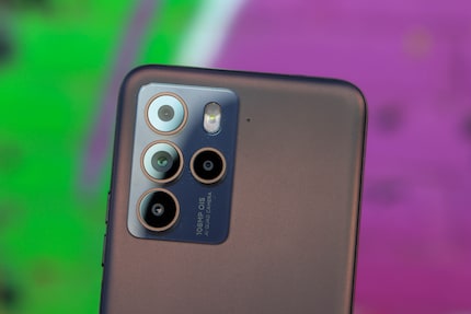 Les caméras à l'arrière du HTC U23 Pro.