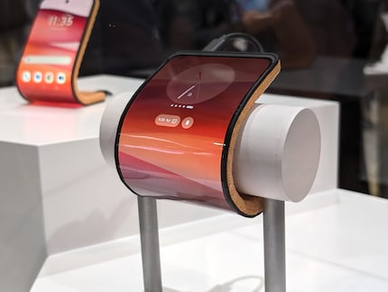 Not only the screen bends, but the entire device.