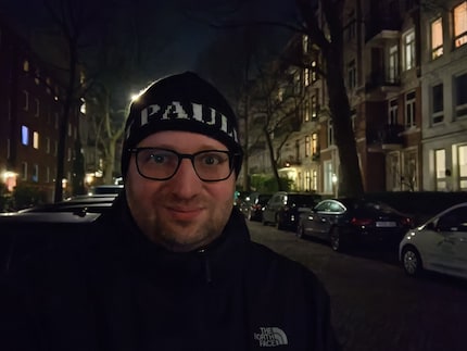 Selbst der Nachtmodus rettet die Detailgenauigkeit bei Selfies nicht.