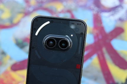 Beim Phone (2a) verfügt der Glyph über drei LED-Leuchten rund um die Kamera.