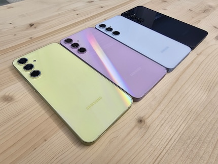 I due nuovi modelli di Samsung sono disponibili in quattro colori.