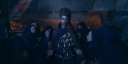 Auf wessen Seite Mother Anisya (Jodie Turner-Smith) steht, ist noch nicht klar.