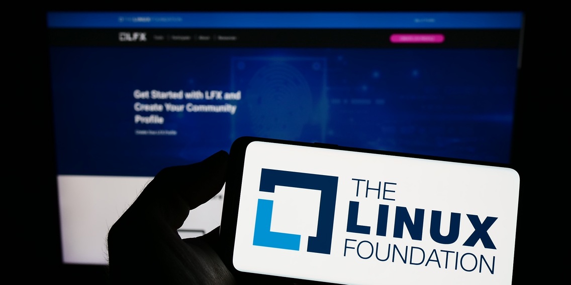 Bye Bye Windows 30 000 Government Employees Will Soon Be Working With