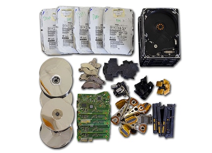 Pièces détachées d'un HDD.