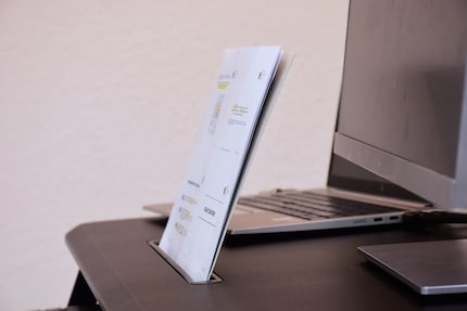 Oltre al tablet, nella fessura c'è anche spazio per dei fogli A4.