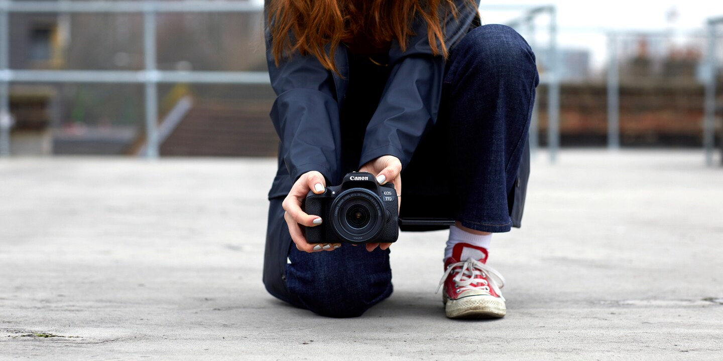 Leistungsstark aber trotzdem handlich. Die Canon EOS 77D.