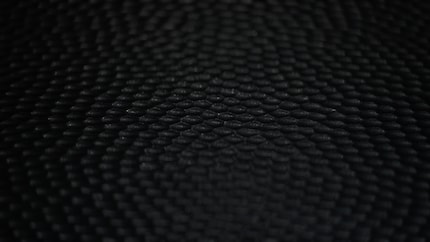 Il rivestimento antiriflesso diffonde la luce ambientale. Secondo Apple, questo non comporta una riduzione del contrasto.