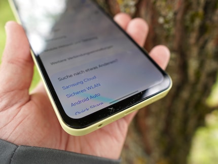 The edges around the screen are massive (and annoying) – especially at the bottom.