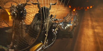 «Furiosa: A Mad Max Saga» fehlt der realistisch-grimmige, unsaubere Look von «Mad Max: Fury Road». Stattdessen wirkt alles einen Tick zu künstlich.