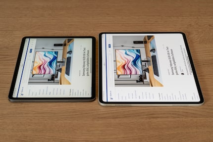Viewed from the front, these two displays are set to the same brightness. But from the side, the mini-LED’s (left) contrast quickly deteriorates. With the OLED display (right), it stays pretty consistent.