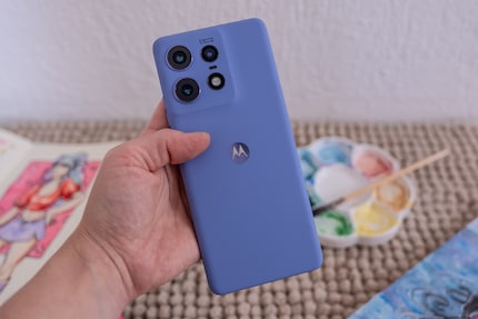 Im Motorola Edge 50 Pro schlummert ein starker Akku.