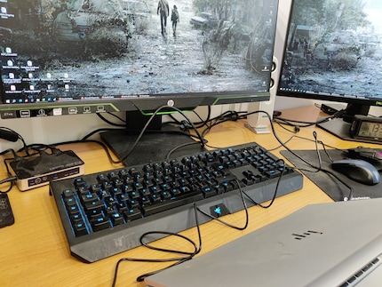 When my work laptop’s hooked up, we’re talking cable clutter from hell.