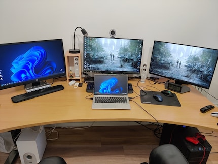This is what my workplace looks like on a working day with a work laptop connected.