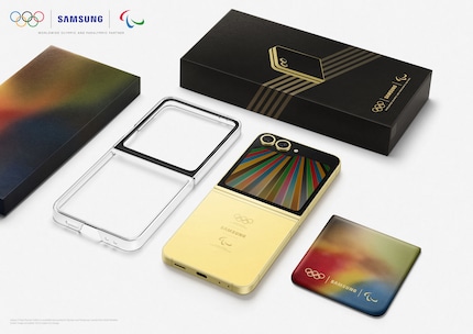 Ce que les bénéficiaires du cadeau trouveront dans la boîte de leur Galaxy Z Flip 6 Olympic Edition.