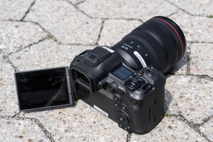 30 Minuten 8K in der Sonne zwingt die Canon EOS R5 Mark II nicht in die Knie.