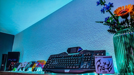 La Logitech G19 sul piedistallo alto.