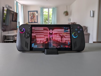 Bei «Cyberpunk 2077» auf voller Leistung ist der Akku schon nach 70 Minuten aufgebracht.