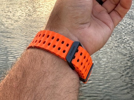 Das Armband ist bequem und angenehm – auch bei Sommertemperaturen.