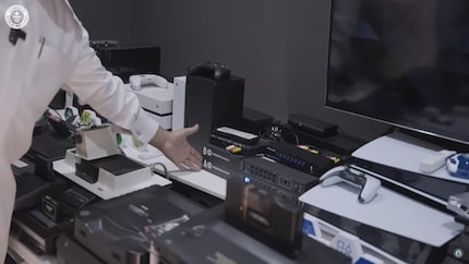 Al-Nasser shows here a switch with 16 HDMI connections.