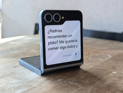 La traduction dans la langue étrangère s’affiche devant. Derrière, je vois la réponse en allemand.