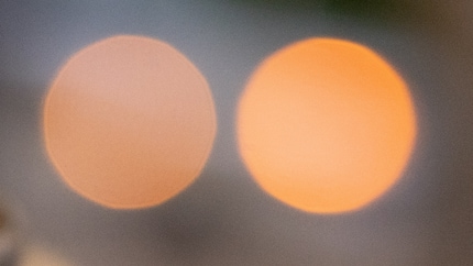 Pixel peeping: un anello di cipolla molto debole può ancora essere visto nel punto luminoso a sinistra quando viene ingrandito.