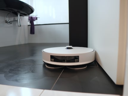 The Jet Bot cleans and mops without leaving the floor too wet.