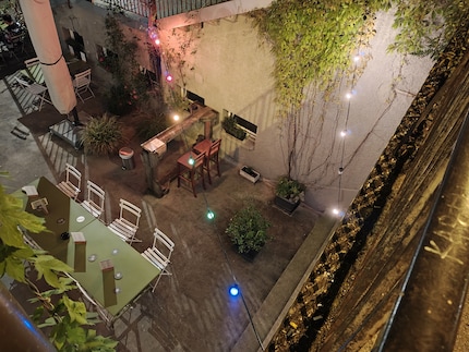 L’appareil photo se débrouille bien de nuit.