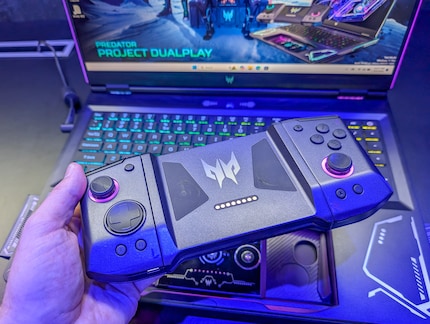 This is what the controller, which is hidden under the touchpad, looks like.