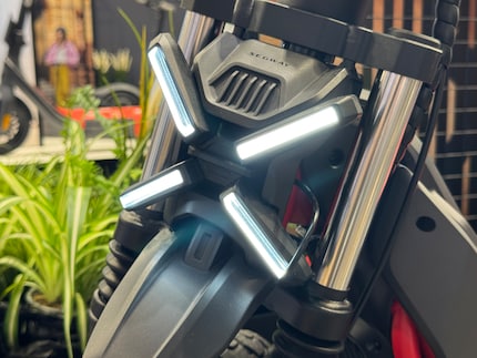The X is not illuminated in all supermarkets - because it is not permitted as a second front light everywhere.