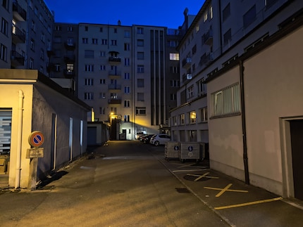 Die Qualität nimmt bei Nachtaufnahmen ab. Aber brauchbar sind die Bilder dennoch.