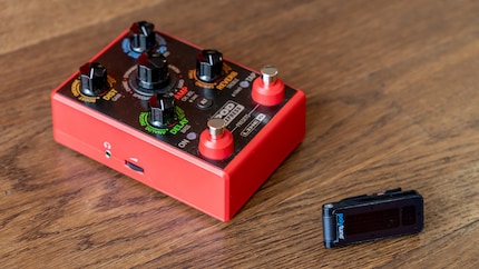 Favourite gadgets for the electric guitar: the tuner and the amp simulator.