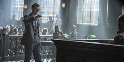 Il procuratore Harvey Dent è una vecchia conoscenza per i fan dei fumetti. La maggior parte delle persone lo conosce come «Due Facce».