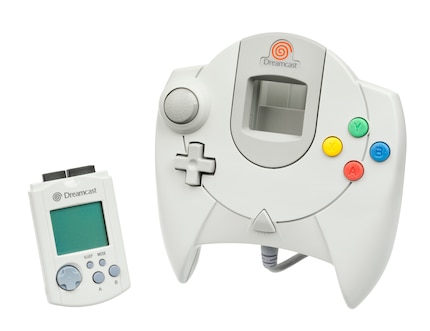 La manette de la Dreamcast est emblématique. Dommage qu’elle ne soit pas ergonomique. À gauche, la VMU.