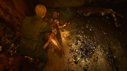 Noch nie hat sich das Eindreschen auf Gegner so befriedigend angefühlt wie in ‹Silent Hill 2›.