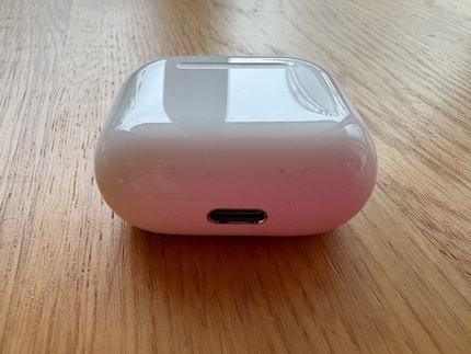 La custodia è naturalmente dotata di USB-C.