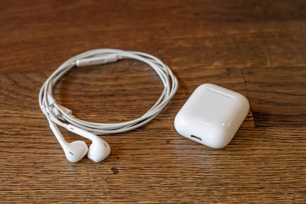 In Sachen Sprachqualität sind die Apple EarPods (mittlerweile die USB-C-Version) den kabellosen AirPods auch 2024 noch haushoch überlegen.