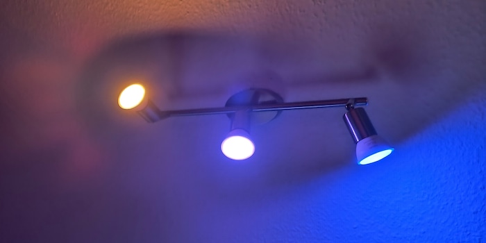 Philips hue flashing blue light store