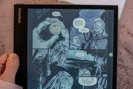 Although you can read colourful comics on the e-reader, I still prefer printed paper.