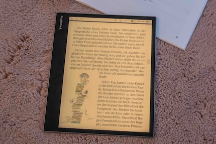 The e-reader in night mode